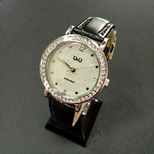 Женские часы Q & Q QB45J301Y на кожаном ремешке - ASKIDA.RU