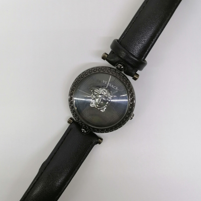 Наручные женские часы Версаче - черный кожаный ремешок - ASKIDA.RU